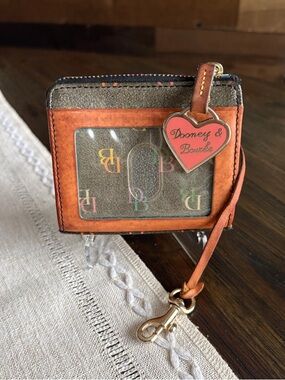 YTK Dooney & Bourke DB Print Leather trim ID Card Holder with Heart Tag